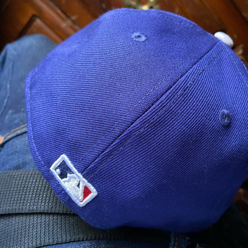 LA Hat - Picture 2 of 5